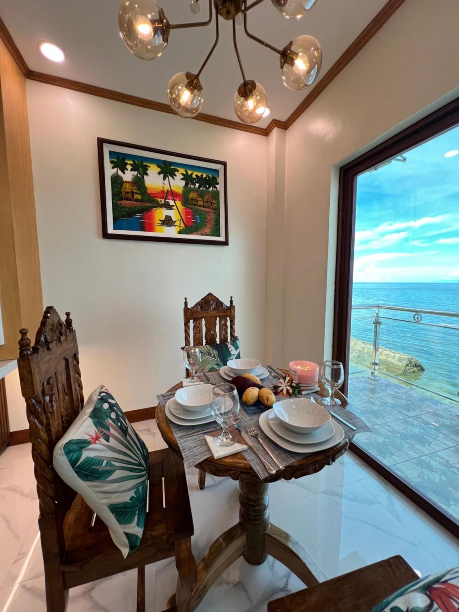 Отель Luxury Vacation House Oceanfront In Lila, Bohol Экстерьер фото